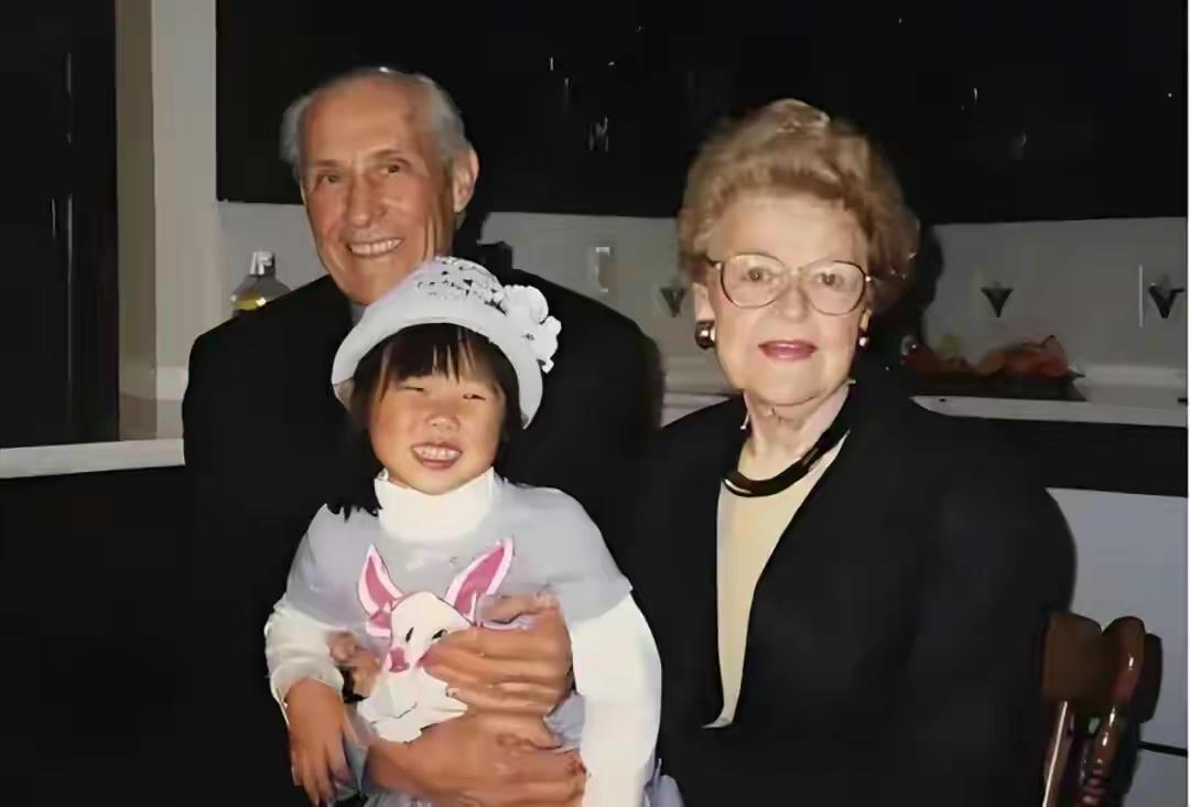 萝莉岛资料曝光，终于明白中国为何叫停跨国收养！一直以来，有一个美丽的都市童话