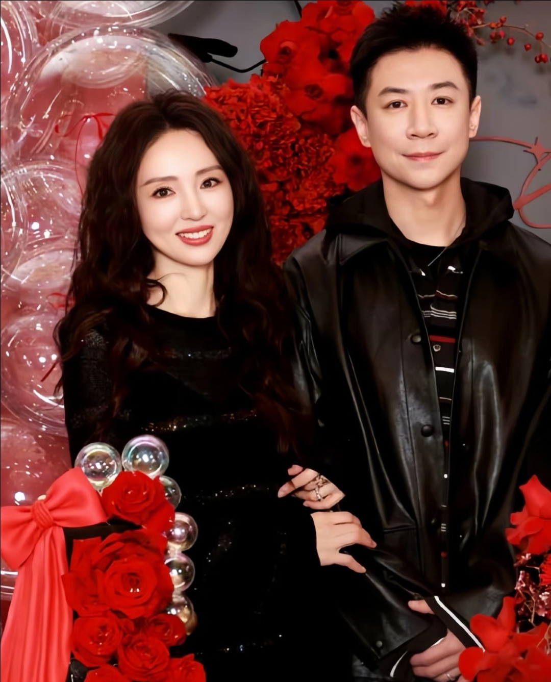 独自背负近5000万元，带女儿小酒窝营业还债的董璇，原来她再婚的原因这么简单，当初网友觉得张维伊配不