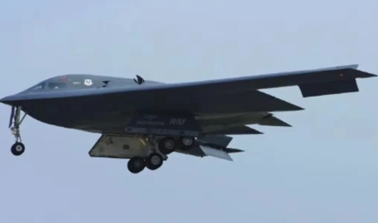 美国告诉全世界B2从密苏里州起飞了，来回在天上整整三天，全世界没一个国家侦测到，