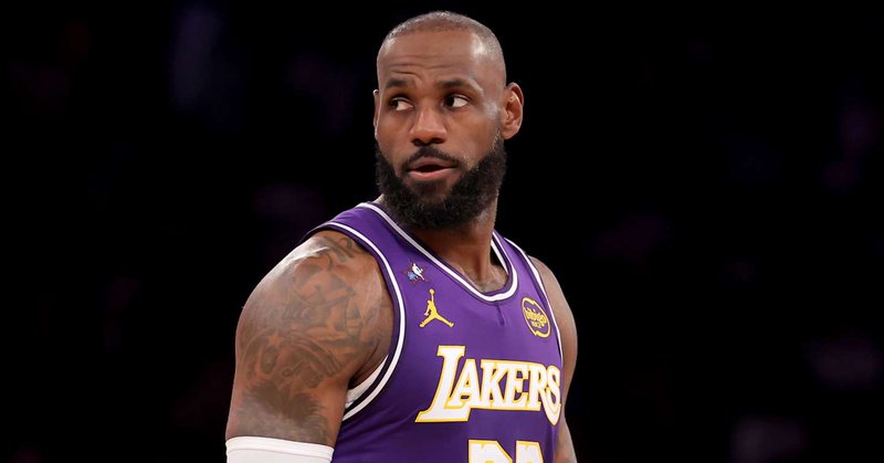 41岁詹姆斯将告别湖人？数据亮眼却难阻分道扬镳