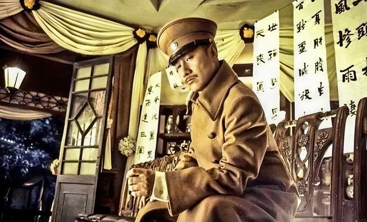 军阀潘鸿钧共8位姨太太，无一例外全部出轨，集体红杏出墙。山东济宁的潘家大楼，潘