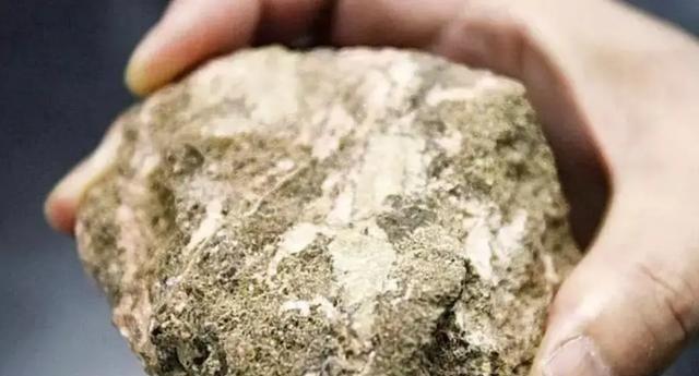 自从中国掌握住稀土命脉后，一个奇怪现象就此产生：越来越多的国家发现大量的稀土矿，