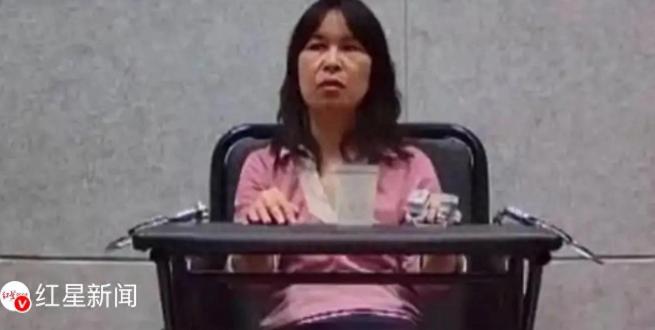 央视这回曝出来的那个间谍案，看完真是让人头皮发麻。整整17年，两个人就这样在