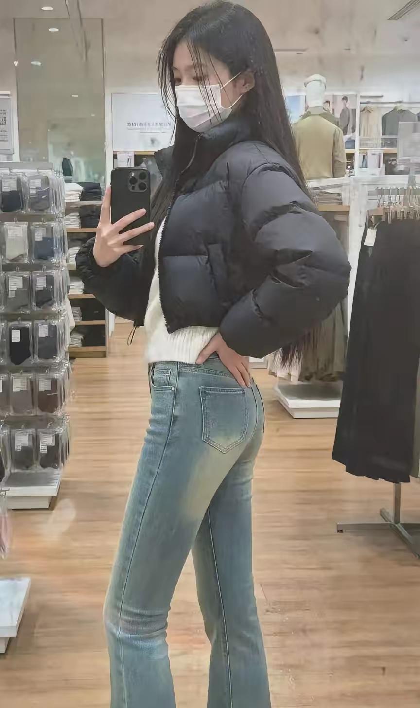 发现没有？如果你去商场买衣服，有服务员一直跟在你身旁，你走一步，她跟一步……