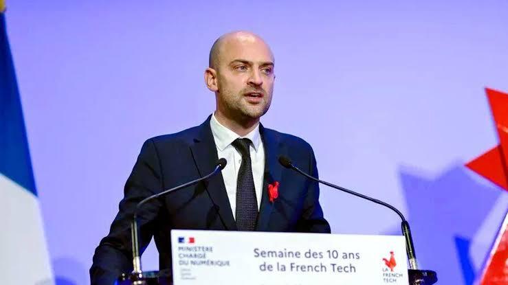 据路透社等媒体报道，法国和伊朗这回的气氛，已经不是一句“紧张”能说清。周日深夜，