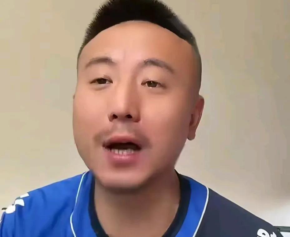 前国脚毛剑卿坦言，有些孩子踢球没天赋，但家长不愿意承认。毛剑卿在直播时透露，他