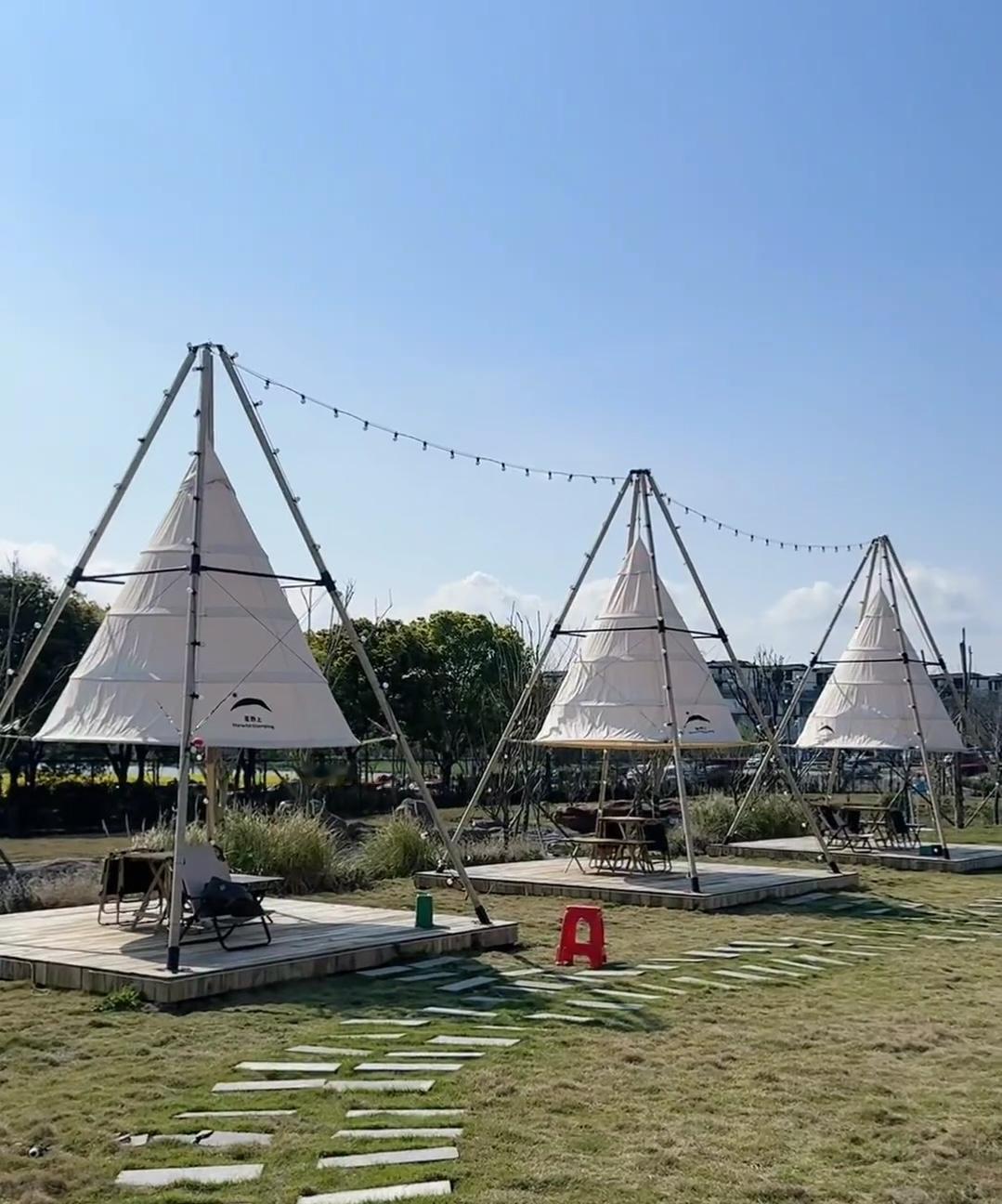 前几天刷到一个帖子，一个姑娘哭诉自己毕业三年，月薪还是四千块，房租都快交不起了。