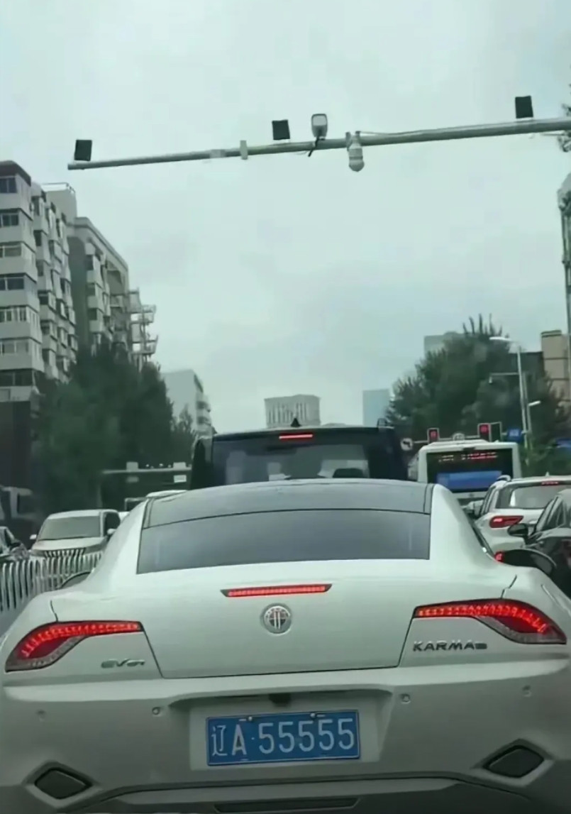 这是什么车？真漂亮，估计得100万