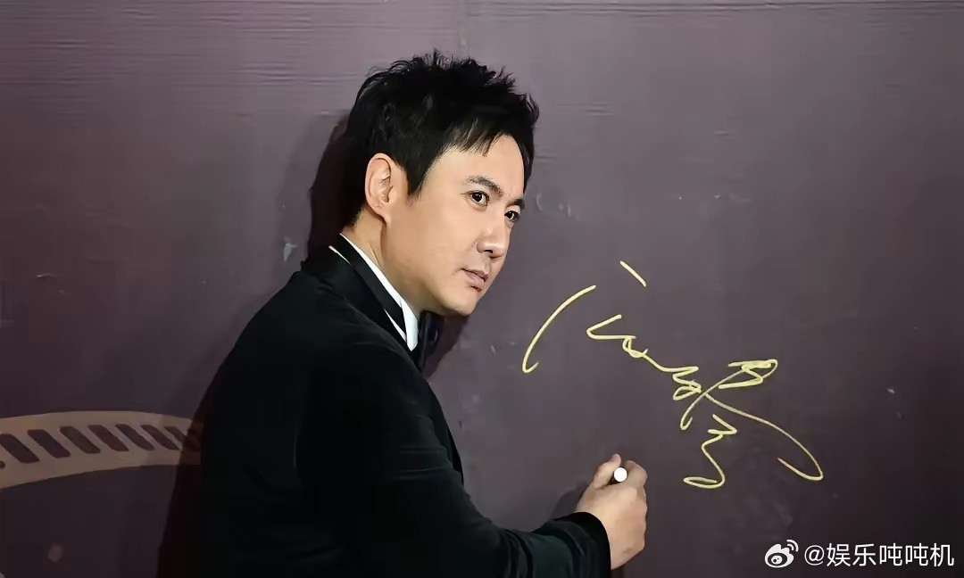 沈腾在《西虹市首富》临开机前被资方硬把原定女主马丽换成宋芸桦，他没掀桌，只撂了句