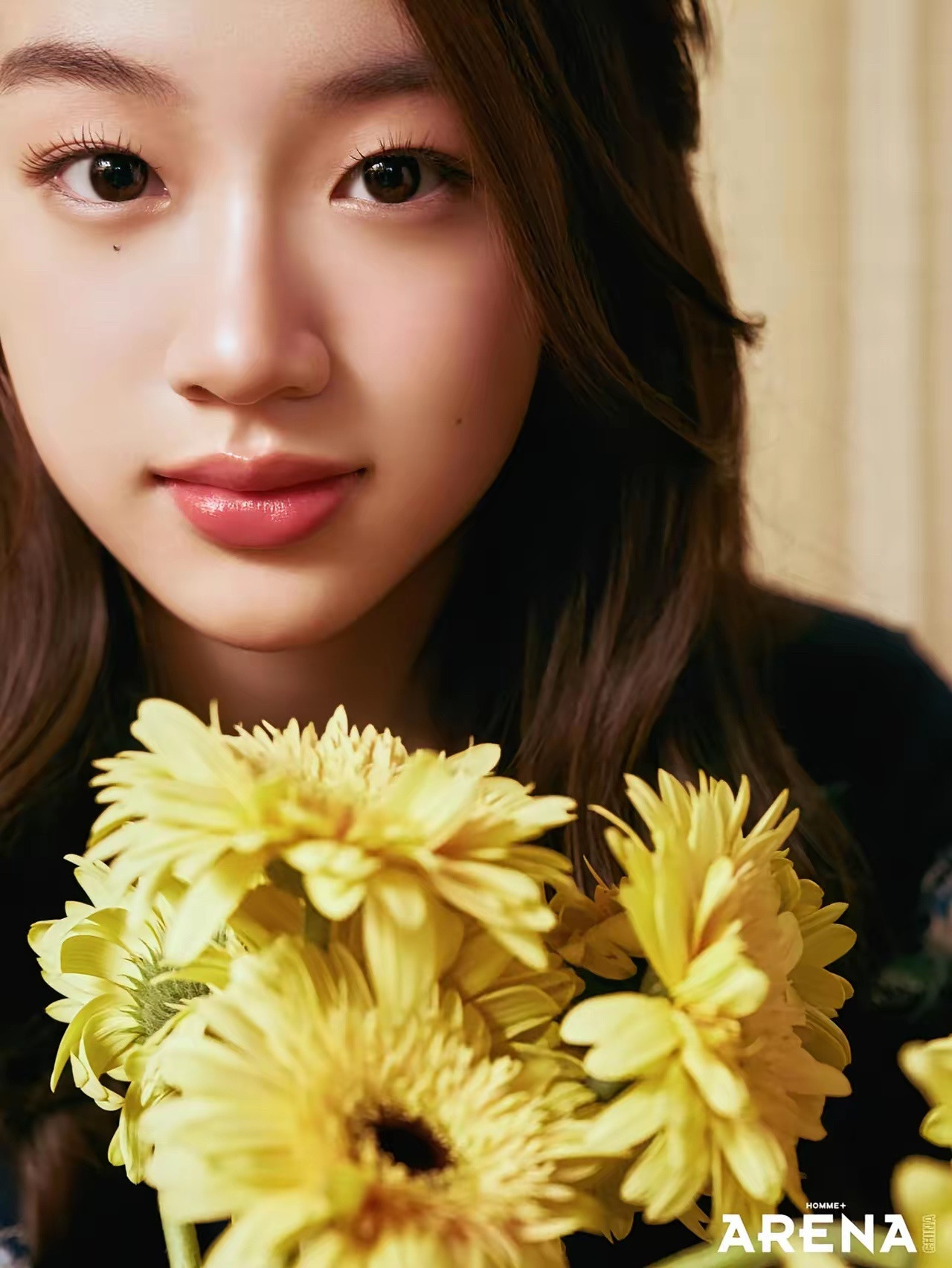 吴尊和女儿Neinei合体登杂志!15岁的Neineie不仅遗传了父母的超高颜值