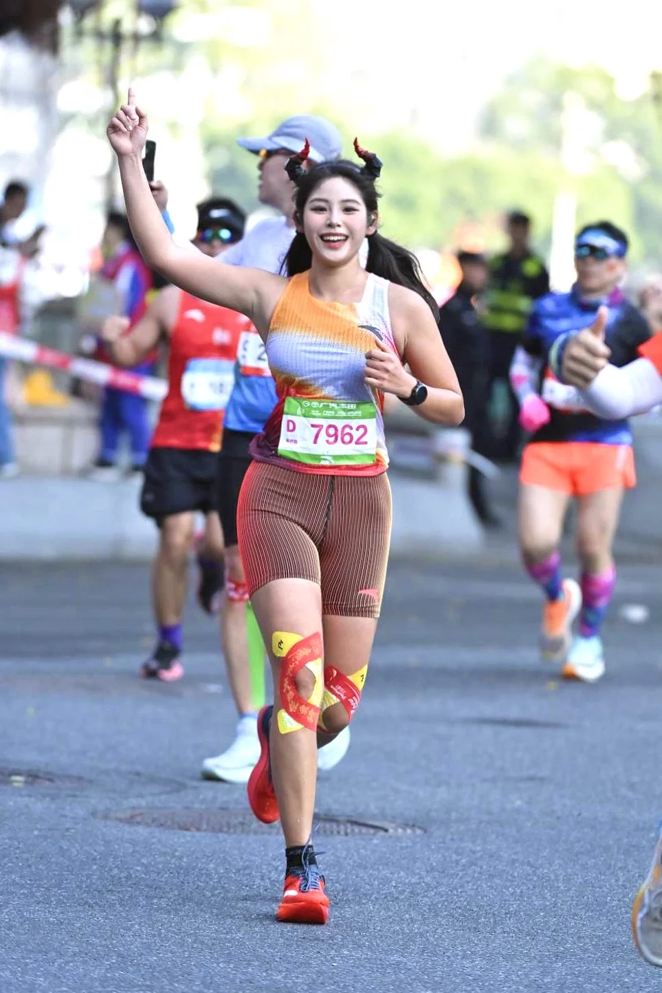 广州马拉松真的好热🥵🥹快被烤熟了都