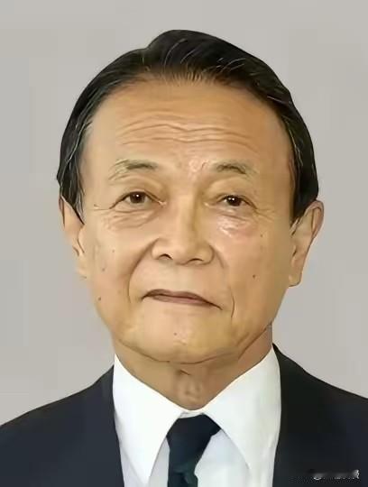 麻生太郎一句话戳破真相：中国该给二战画句号了！麻生太郎那句“中国批评几句没