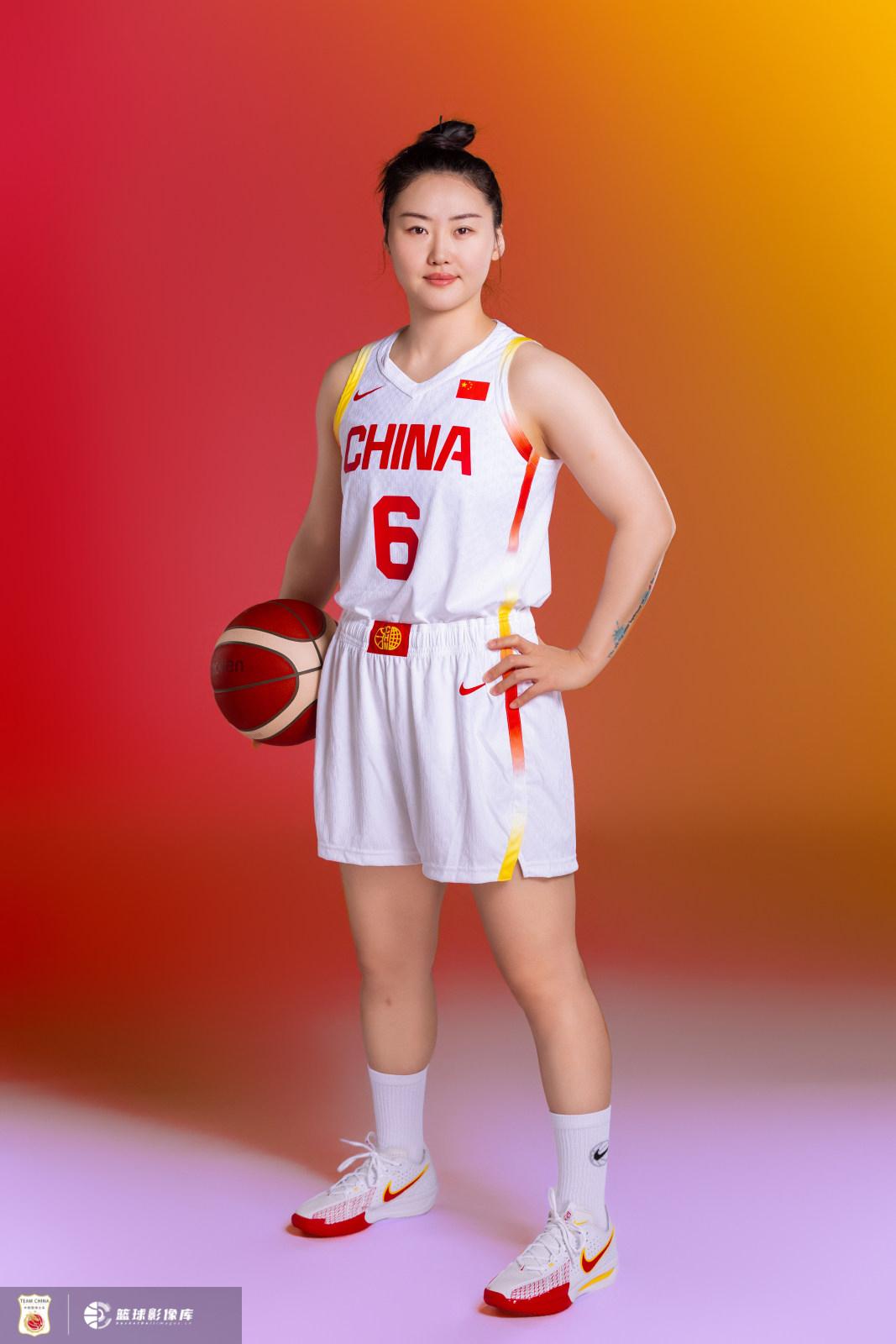 女篮武桐桐正在全力找回曾经的自己！根据目前八轮比赛的数据来看，武桐桐似乎已经