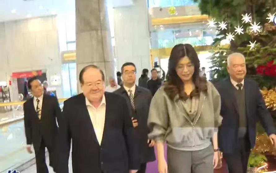 对于两岸统一，国民党这人正式向大陆交底，不简单之于两岸关系，国民党主席郑丽文