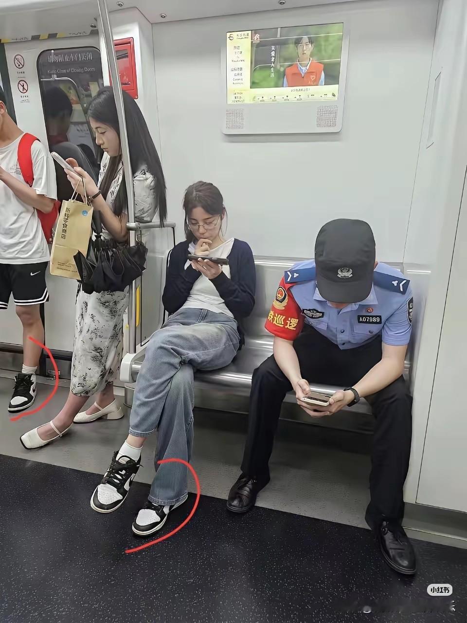 不得不说，这鞋子真好看，不知道哪里可以买。