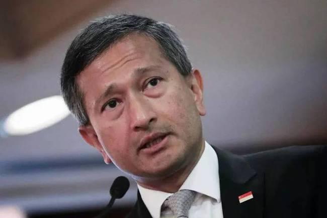 *新加坡这次是真的要坐不住了，新加坡外长表示：中国必须要尊重“马六甲海峡”的重要