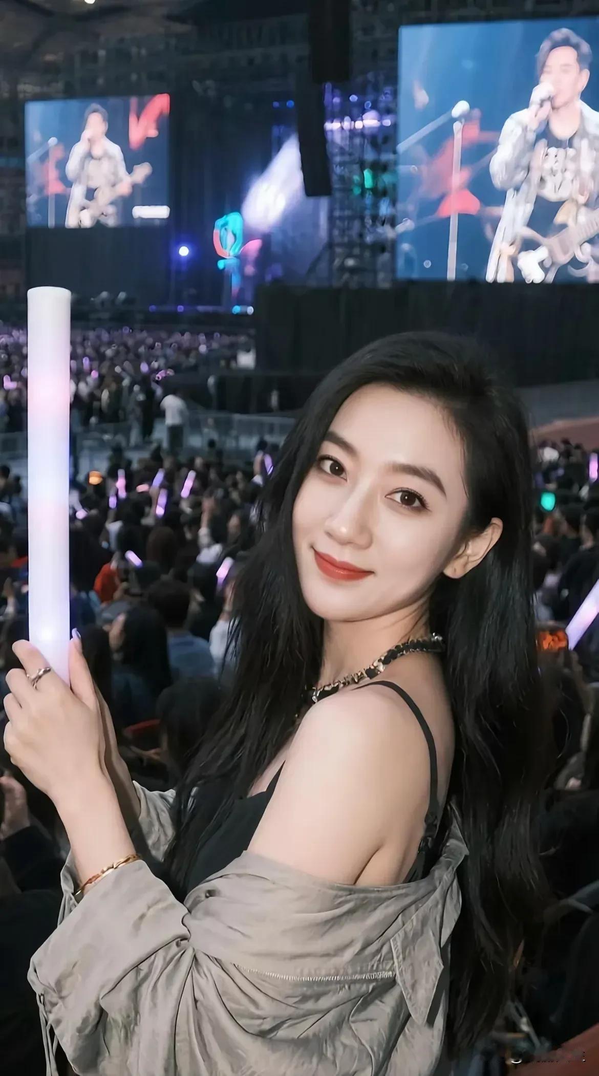 一定要找一个人品好，三观正的人。因为爱会变，但人品不会，哪怕有一天不爱了，骨子里