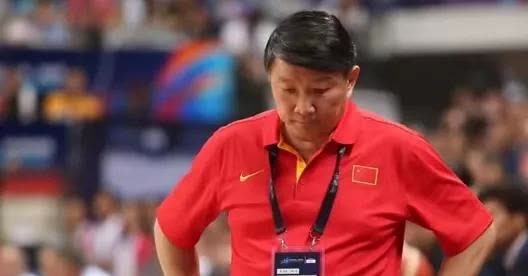 “自大一点儿”念个臭。在女子亚洲杯篮球比赛上，日本女篮给中国女篮“宫老头”上