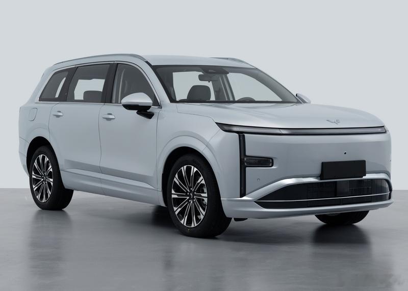 五菱星光L这是最大的五菱SUV吧长：4980宽：1930高：1760这么大