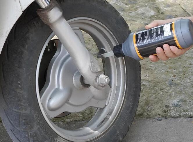 救命！电动车真空胎扎了别乱搞，这样解决，不花冤枉钱🔥骑电动车半路，真空胎被