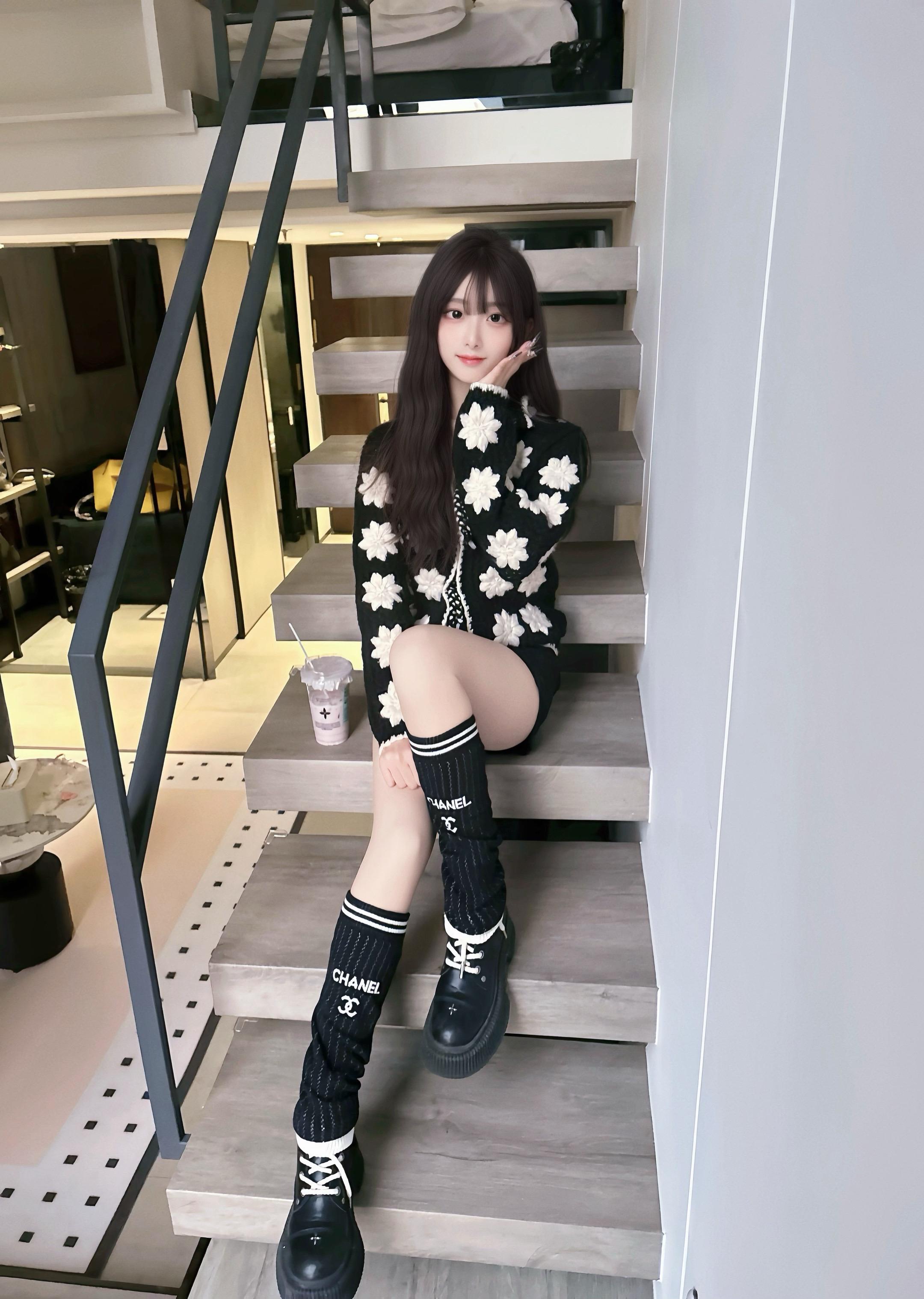 一直以来，我的手心都没出现过一双紧握我的手。