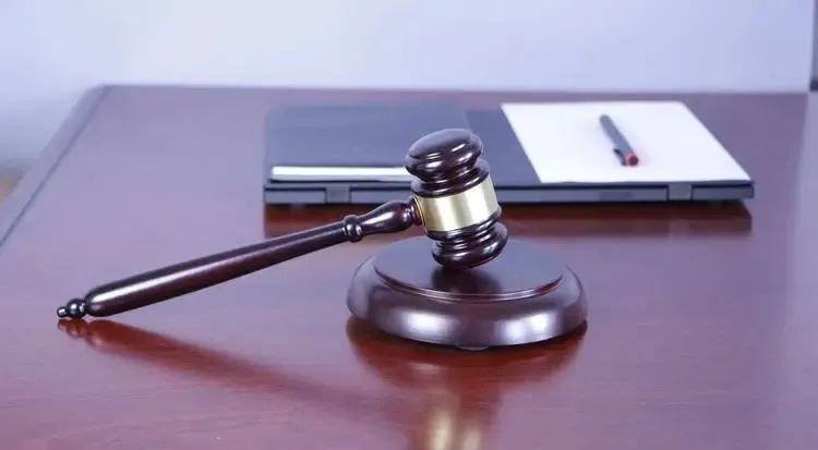 30岁孕妇到医院产检，发现胎儿可能畸形，便到另一家知名医院，进行三次针对性检查，