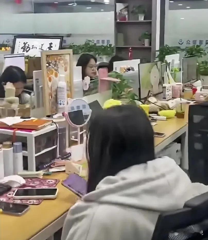 原来员工求职找工作也存在随行就市，此一时彼一时[捂脸哭]一年前公司通过猎头找到了一