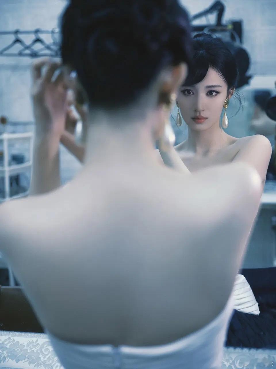 95颜霸这个称号怪不得给了王楚然明艳大气的长相给人的感觉就很绝啊