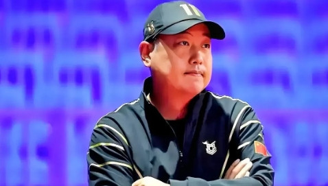 这才是刘国梁下课的主要原因：刘国梁下课的原因就是太自信了，他觉得自己一手就能