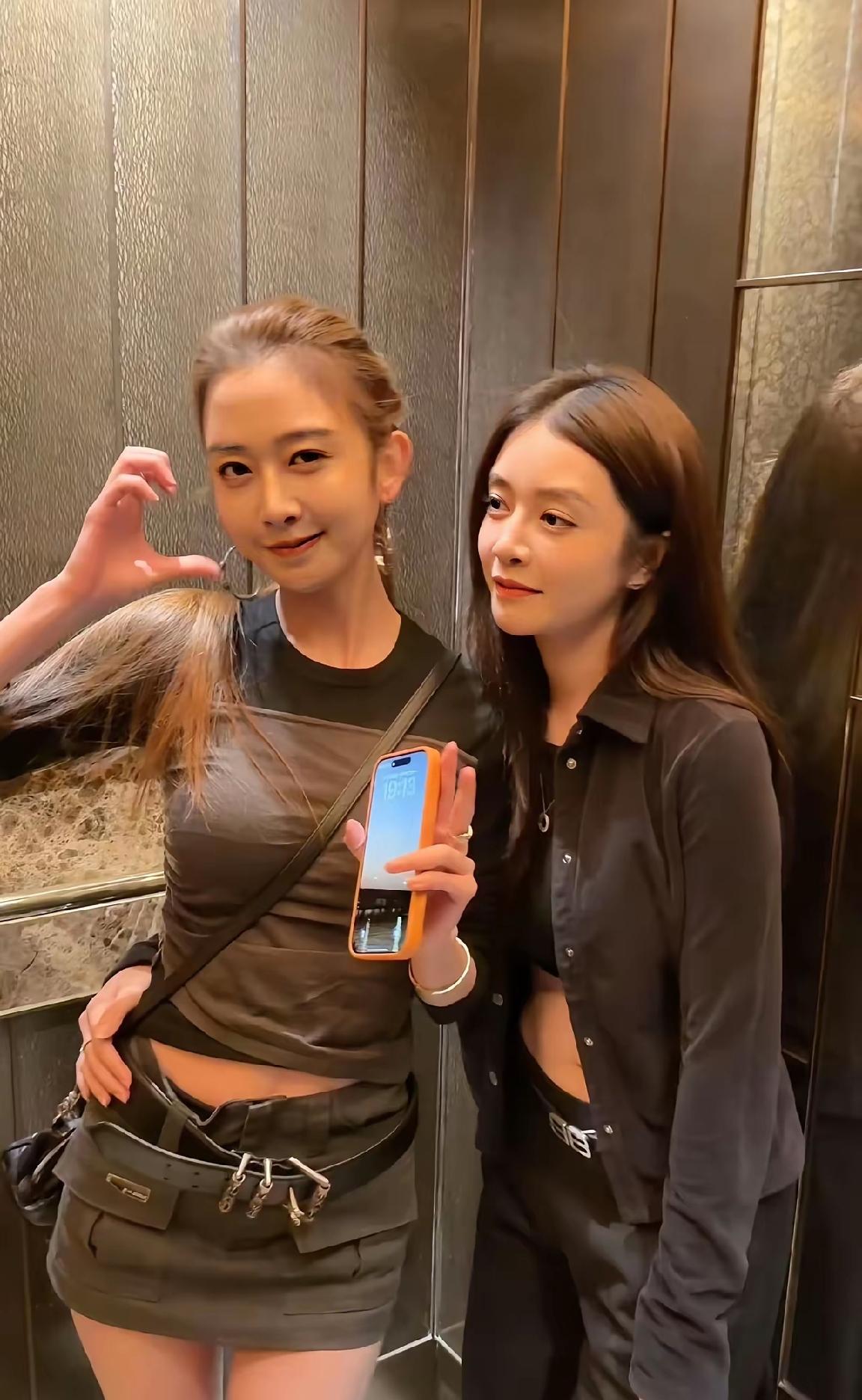 卓仕琳是我认为最漂亮的网红，真的很可爱很活泼，特别是她跳舞时候动作感觉很优雅，不