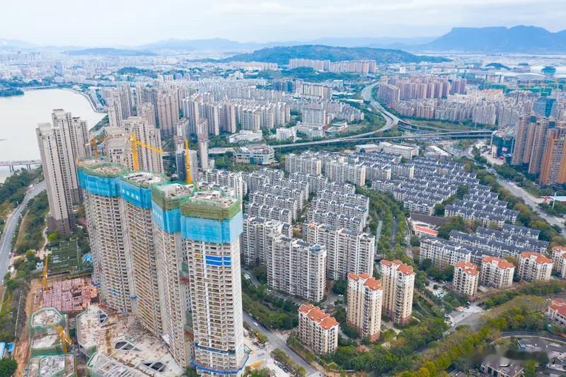 厦门楼市：从1月5日到8月13日，岛内核心片区房价下行态势明显：中山路板块均