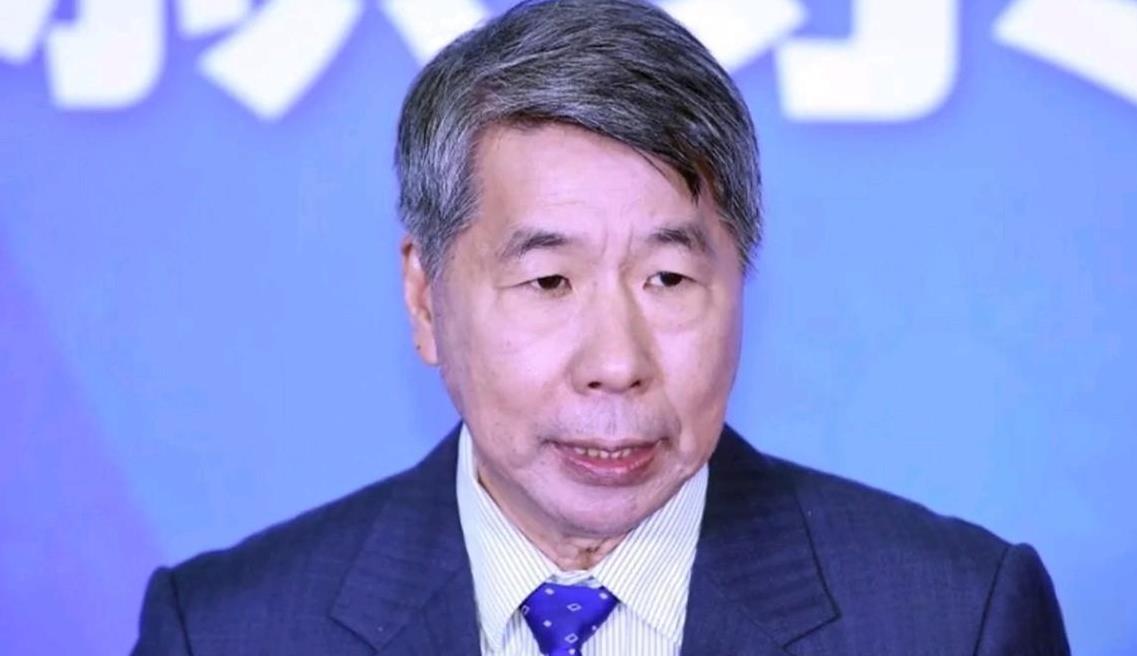 张亚中点名回击赵少康！在赵少康在节目中公开指责张亚中称，要求党员不要投票给张亚中