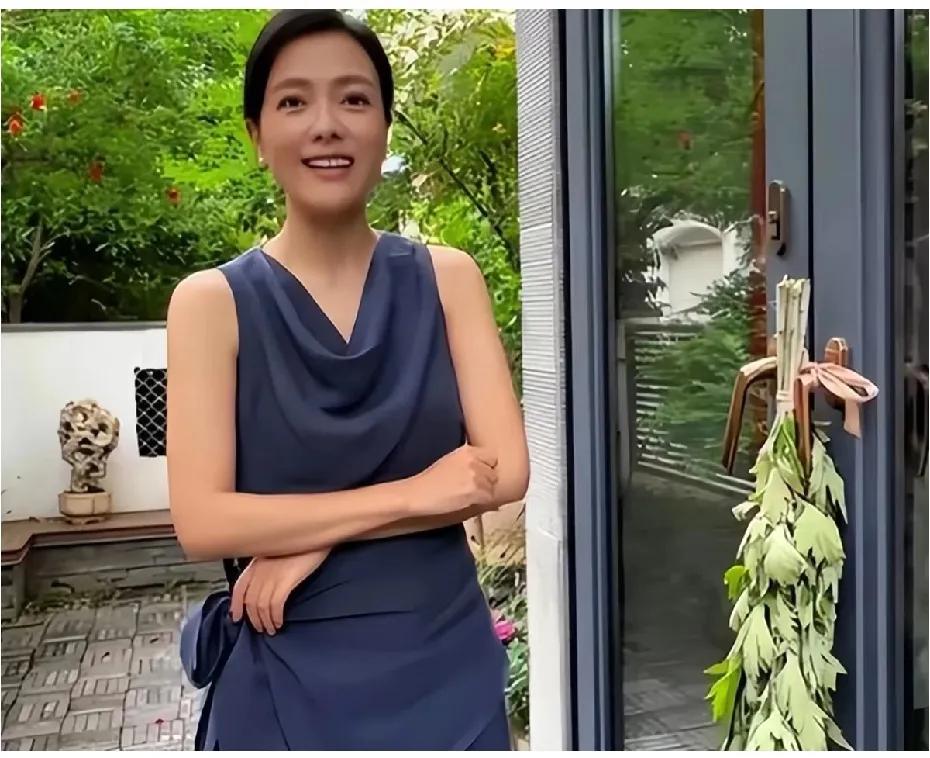 汪涵和杨乐乐家好豪华啊！中国top级娱乐主持，据说屋内挂画价值千万，应该是有价无