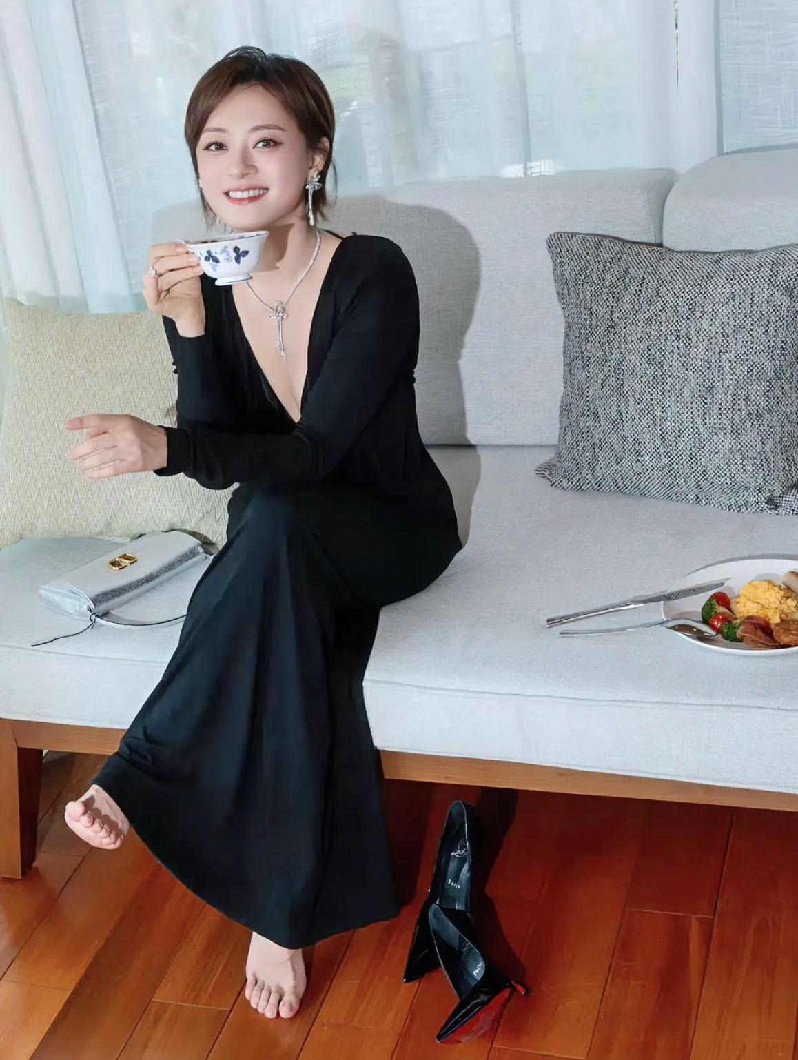 @孙俪～美丽的三亚…[比心]