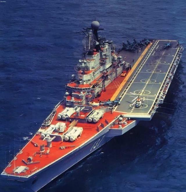 很多人觉得中国连瓦良格号都能修成辽宁舰，怎么就不能顺手把明斯克号也救活呢？这想法