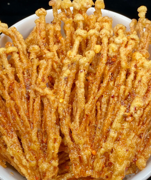 这个是哪里的特色美食，看着好好吃，嘎嘣脆！