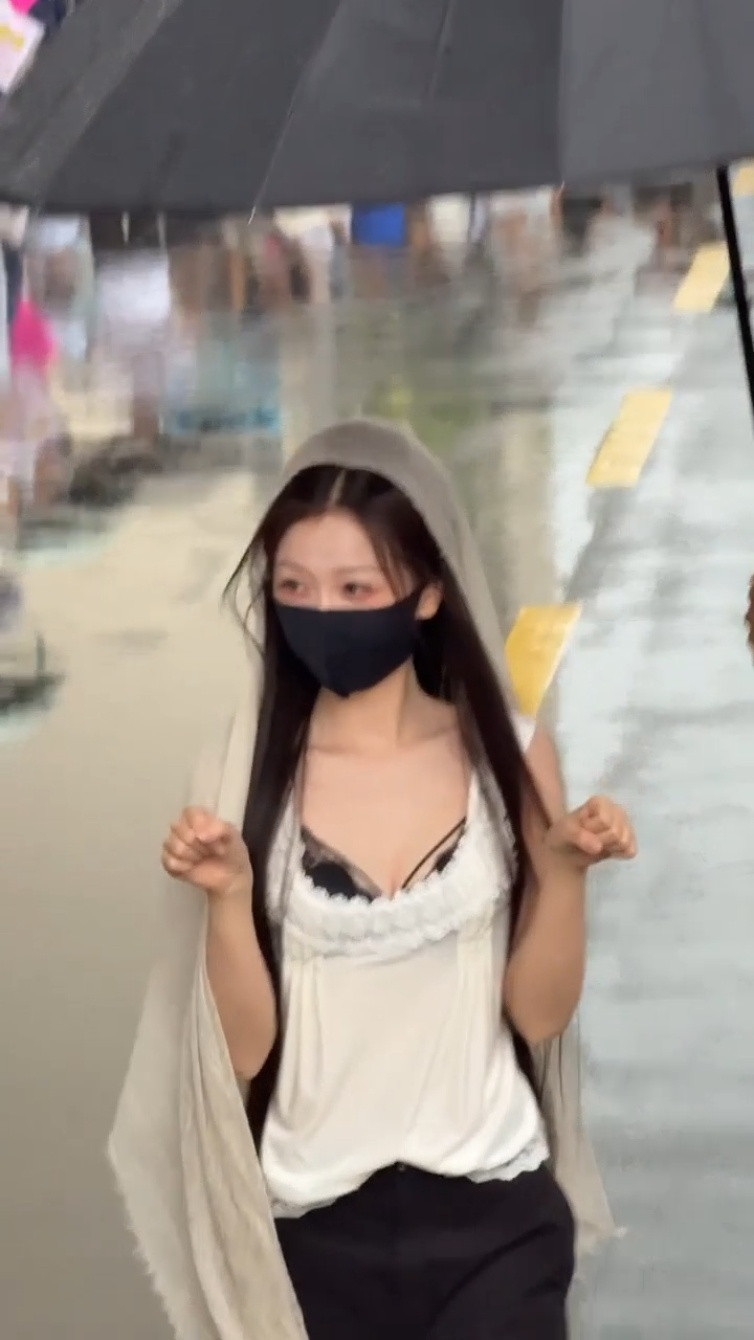 我的妈咪我先贴虞书欣黑丝