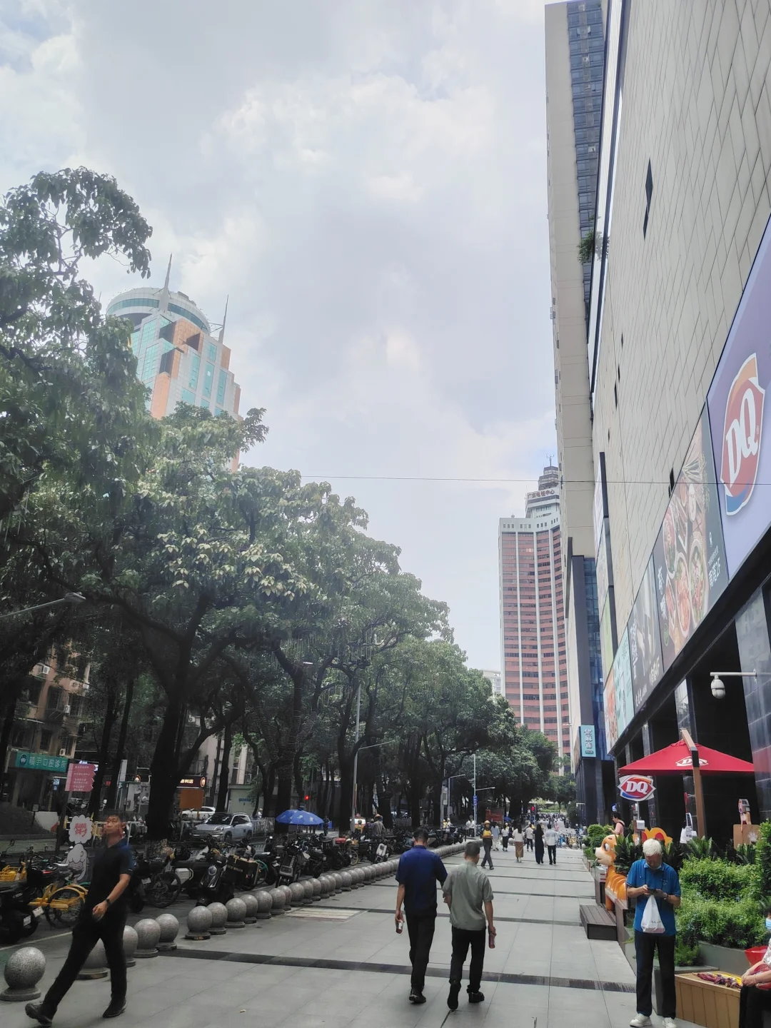 广州环市东商圈只有保利中环比较能打
