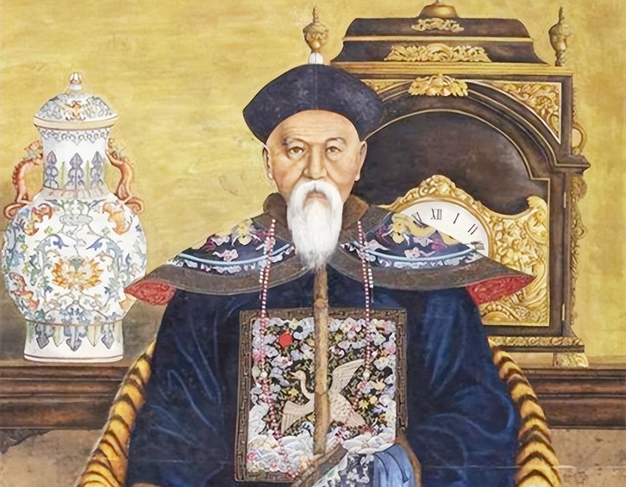 1888年，李鸿章花6000两白银，买来1套供电设备，打算给慈禧住处装上电灯泡。