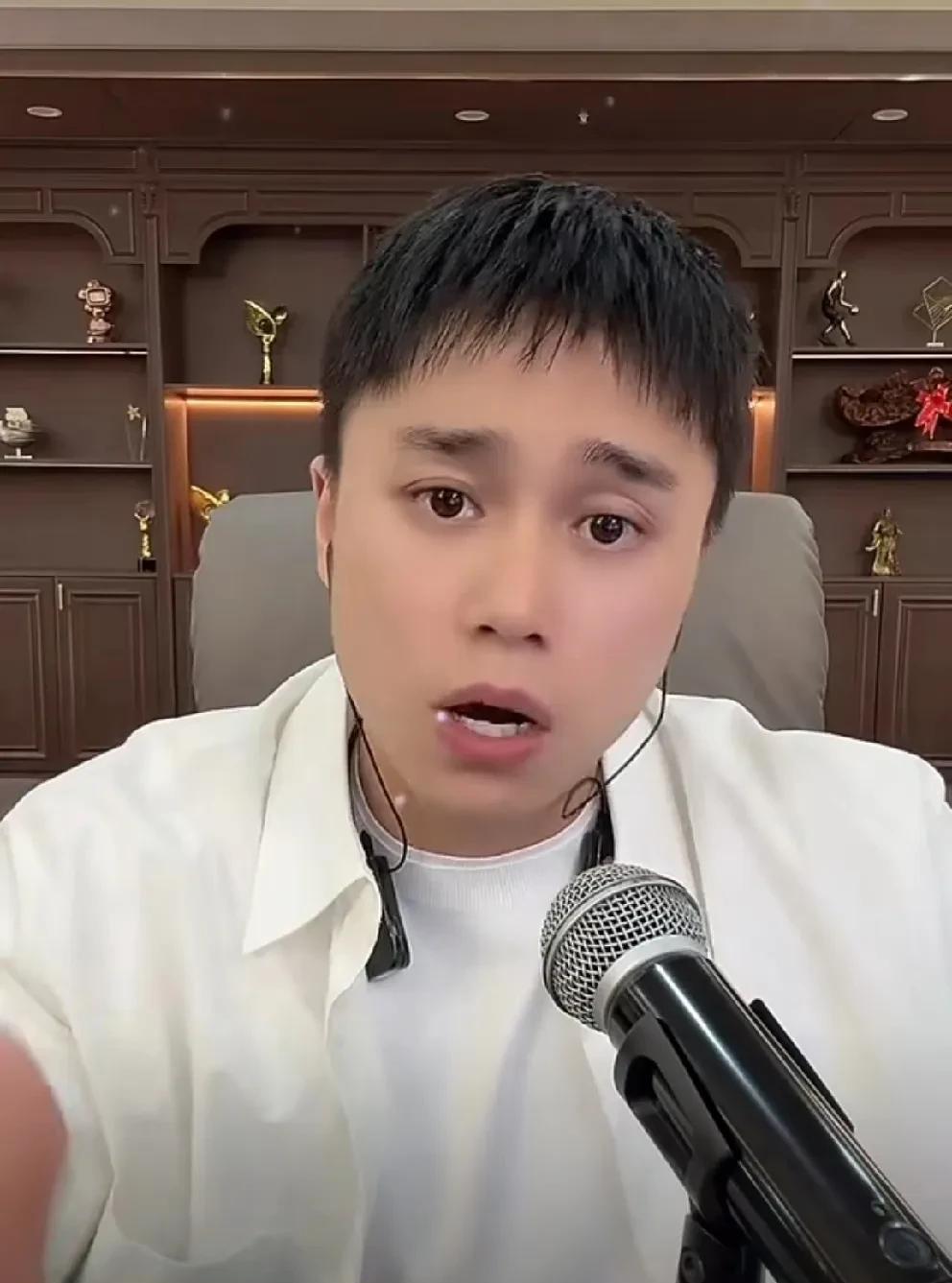 刘二狗表示连可乐属于无奈，不知道怎么做！刘二狗开始往回哄8