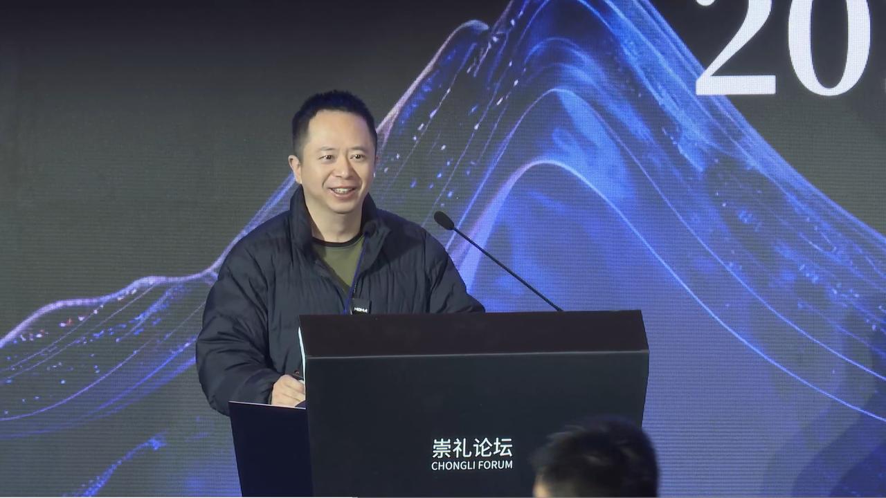 周鸿祎现场“支招”俞敏洪：何让罗永浩尊重你！1月24日，在2026崇礼论坛上