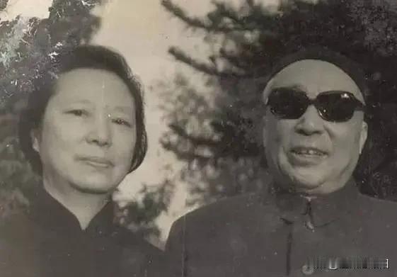 1967年，北京某医院，女人躺在冰冷的走廊上，挣扎了整整两天才咽了气。护士整理她