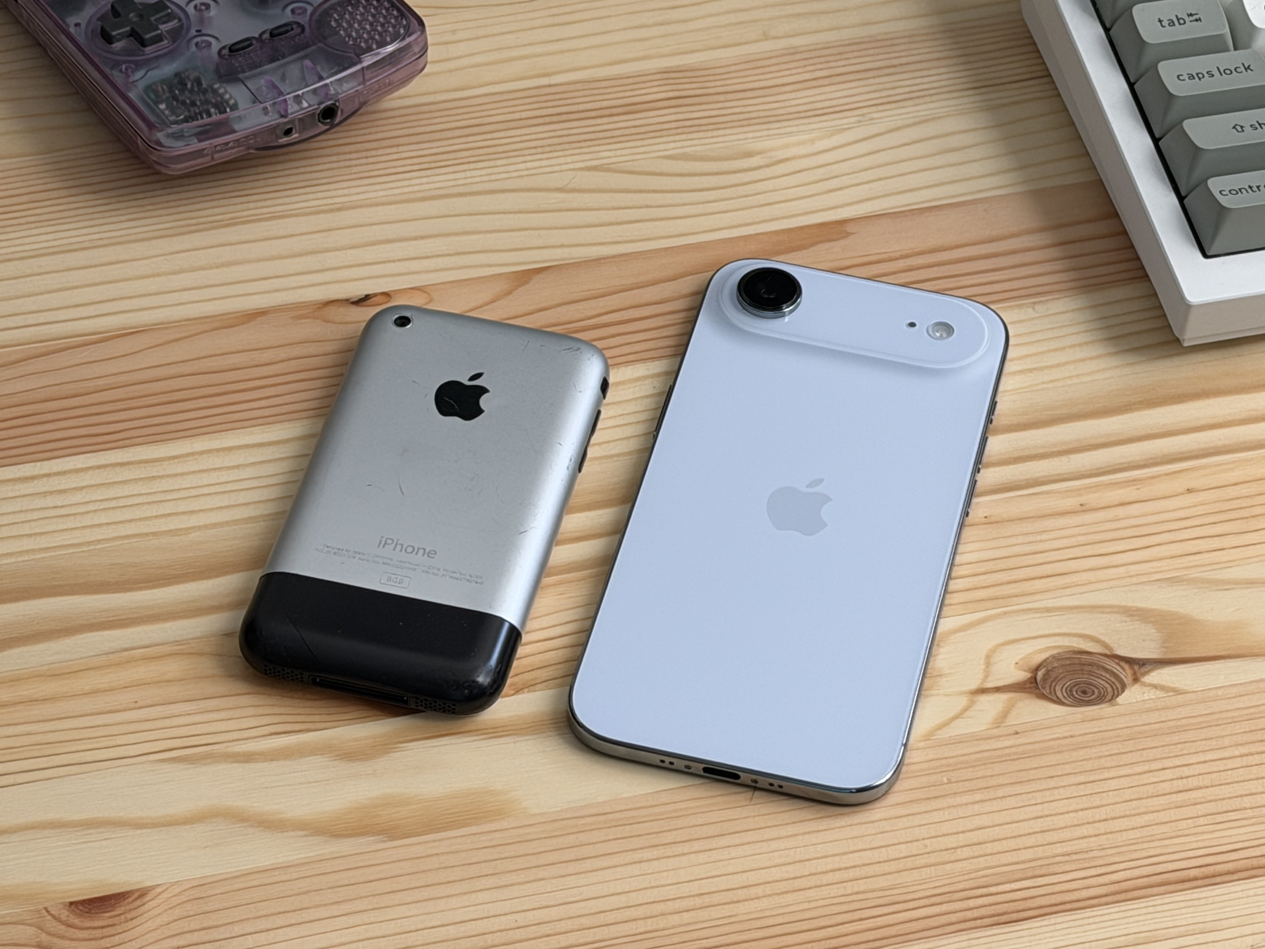 整整18年过去了，来看看iPhoneAir和初代iPhone的对比​​​