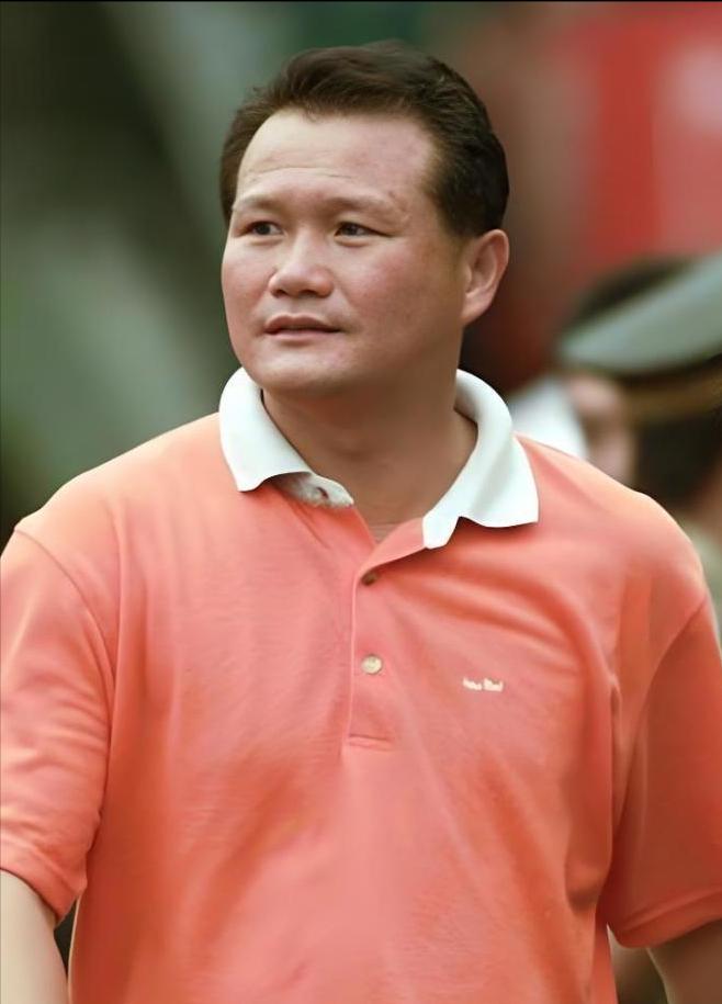 陈亦明：“我偏爱辣味，所以才选择来到重庆执教。”聊起职业选择，陈亦明坦言，从广州