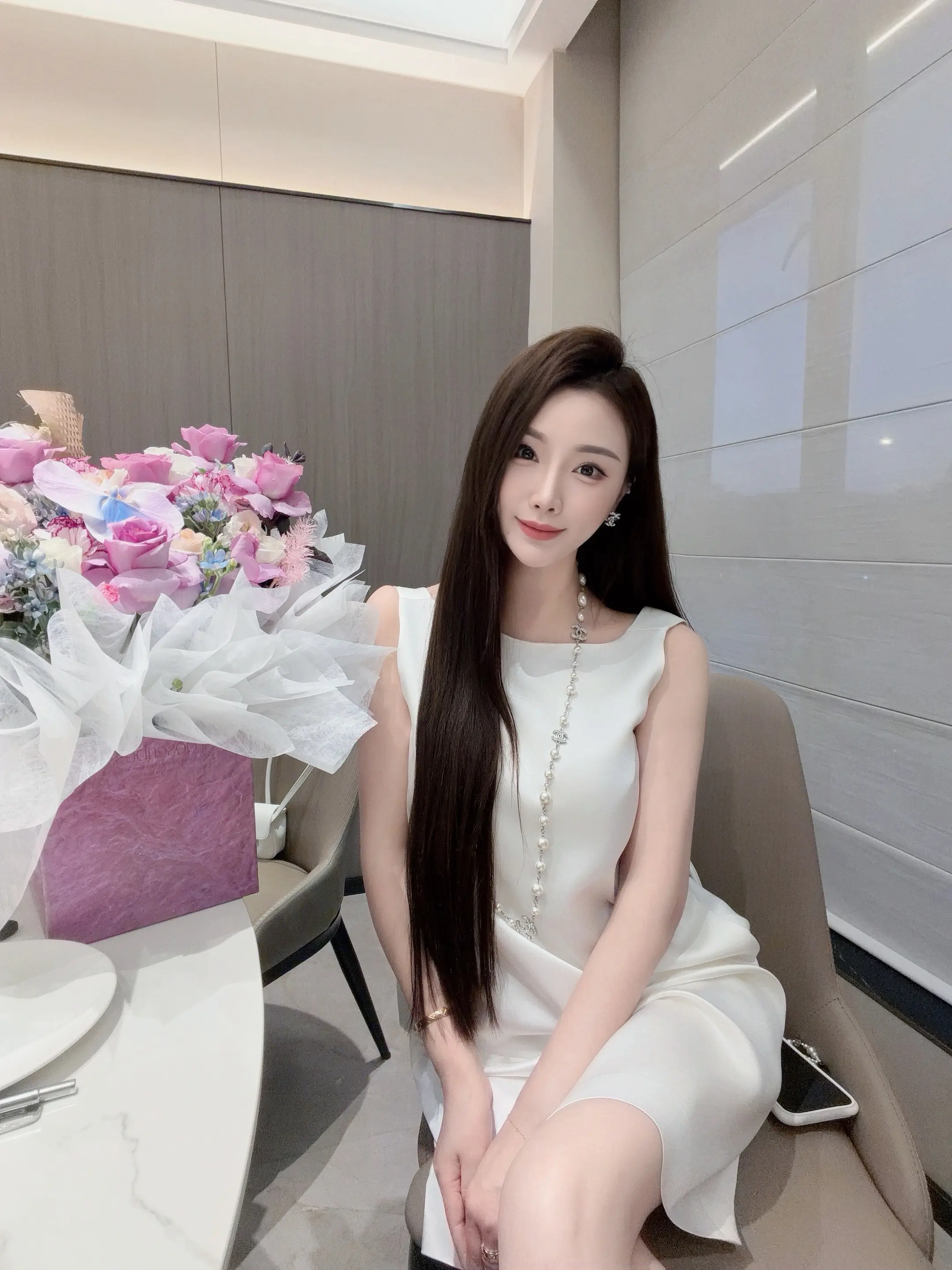 “漂亮的话，谁都会说       没有行动的爱，全是废话…”