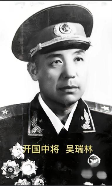 志愿军里谁打美军打得好？”1952年，毛主席问彭老总，听到毛主席问话，彭老总思考