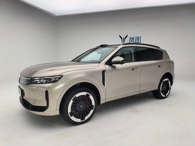 岚图Free+价格预测官方宣传30w级别，先不说最有可能吧，咱先说意向车主心理