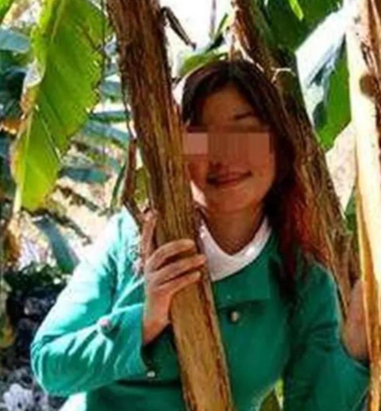 2002年，一个武汉女大学生被老师追问，是否跟黑人留学生发生过关系。女生羞愤不已