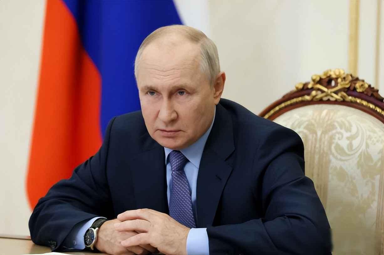 泽连斯基坚守3年9个月，终于跪了，其实结果早已注定泽连斯基突然说不加入北约了，