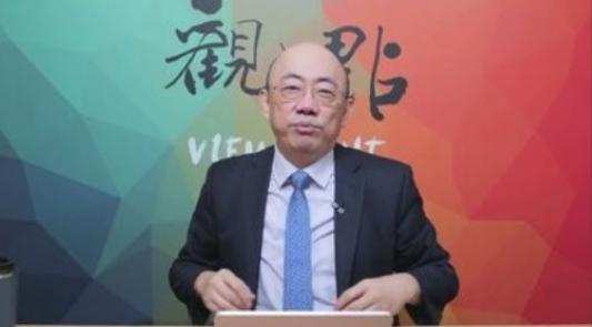 黄岩岛这地方确实金贵，不光是国土主权的事儿，它卡在南海重要航道上，全球超过三分之